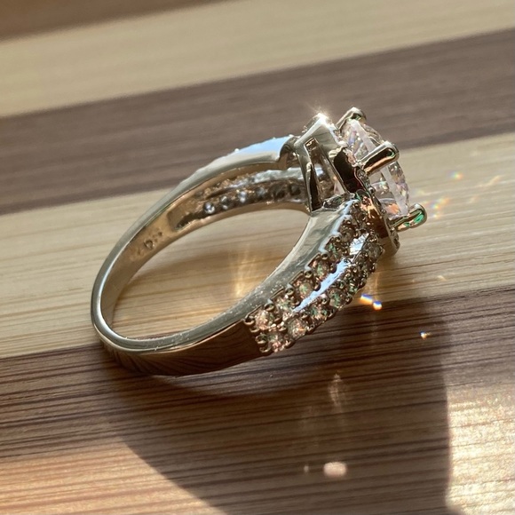 2ct round cut cubic zirconia 925 plated ring size 7 - Picture 4 of 8